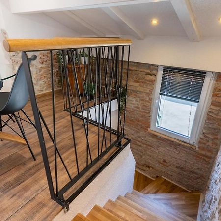 Apartments Rose Крес Екстериор снимка