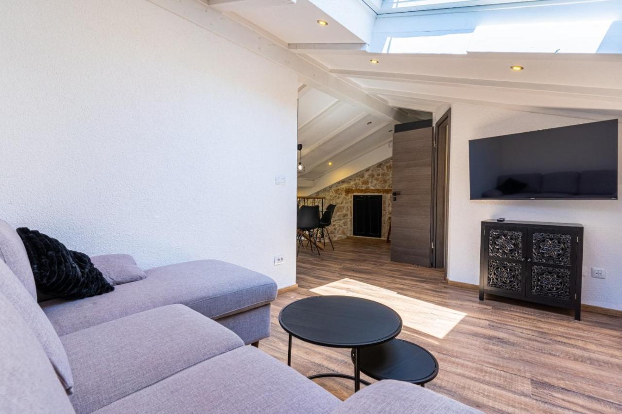Apartments Rose Крес Екстериор снимка