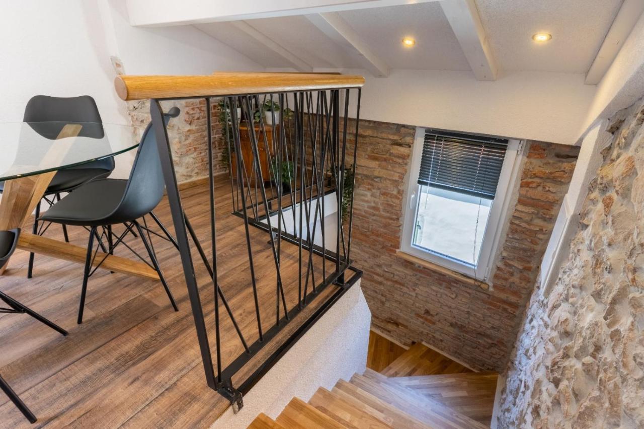 Apartments Rose Крес Екстериор снимка