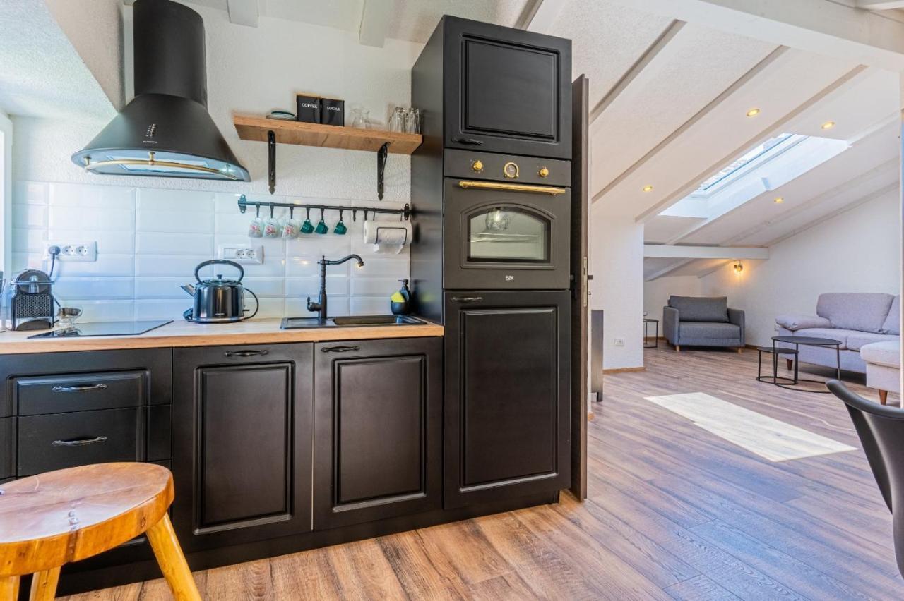 Apartments Rose Крес Екстериор снимка