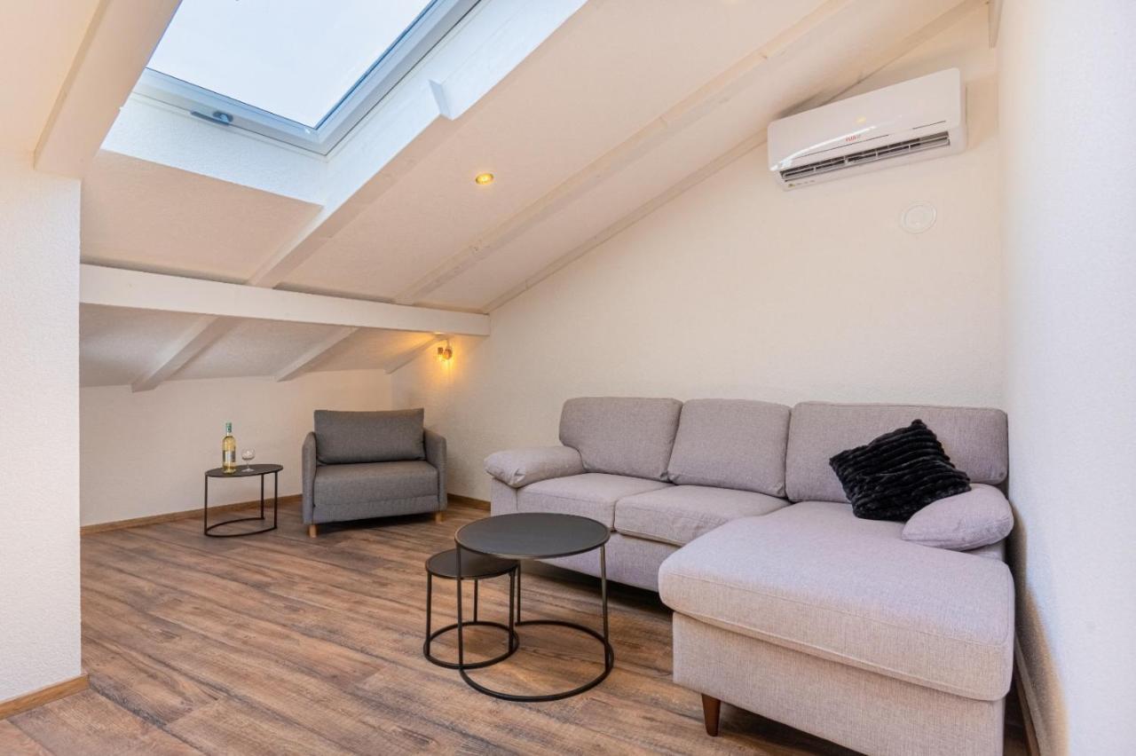 Apartments Rose Крес Екстериор снимка