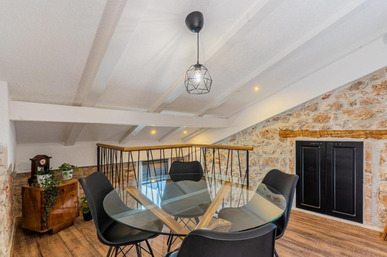 Apartments Rose Крес Екстериор снимка