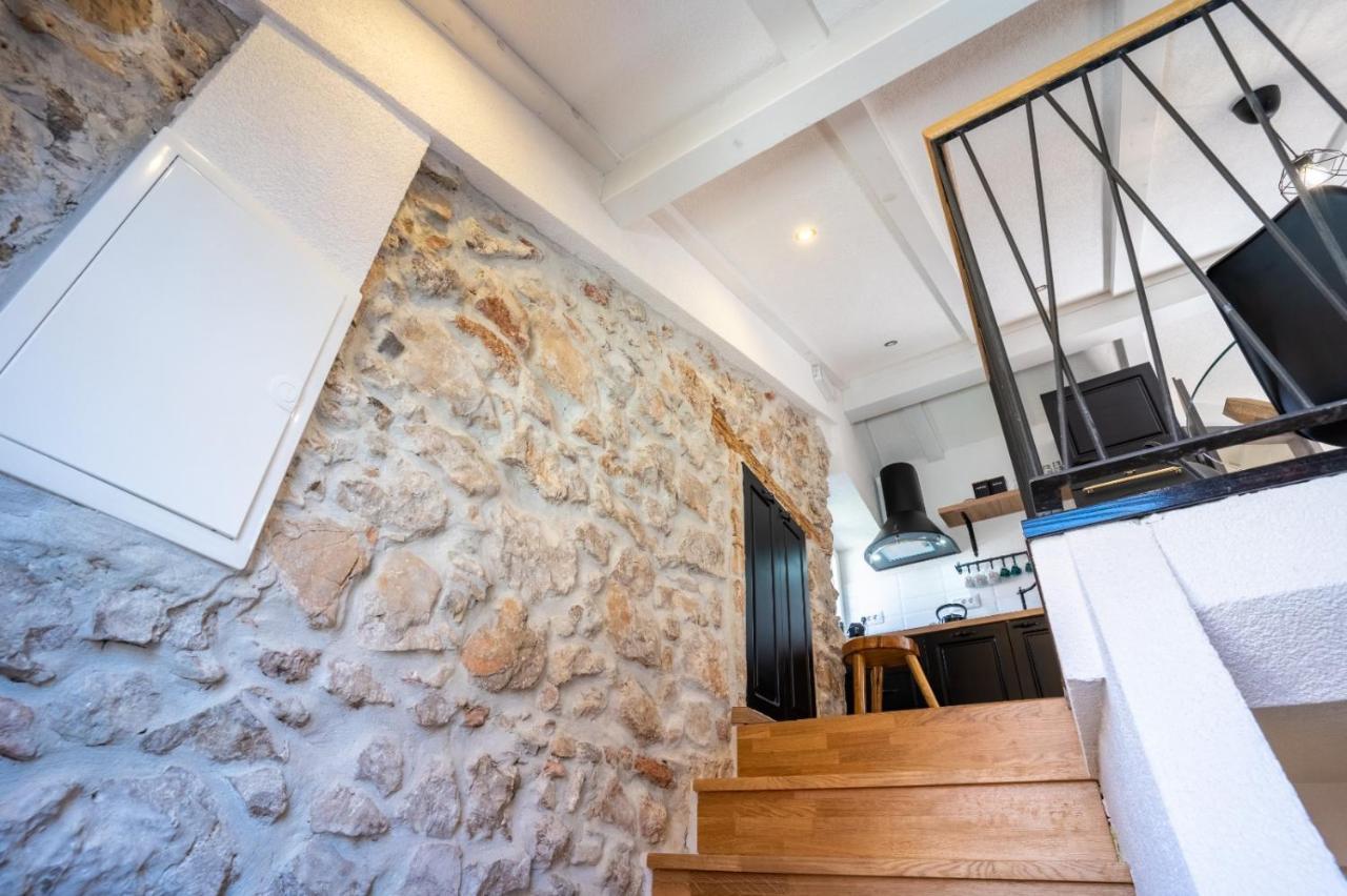 Apartments Rose Крес Екстериор снимка